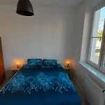 Parrot\'S Apartment
